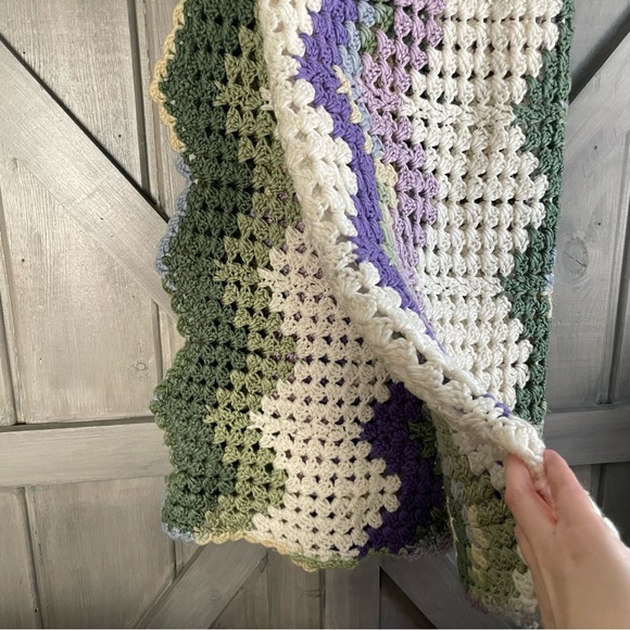 Hand knit crochet‎ blanket throw periwinkle green ivory whimsical fairy afghan - Picture 2 of 10